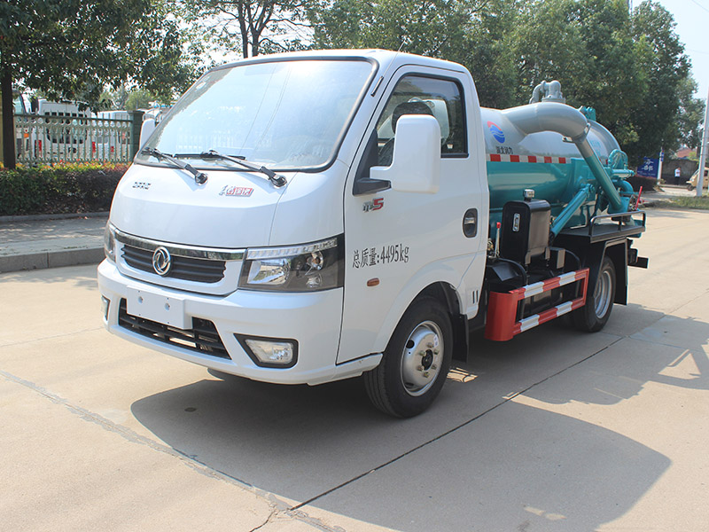 東風(fēng)藍(lán)牌2方吸污車