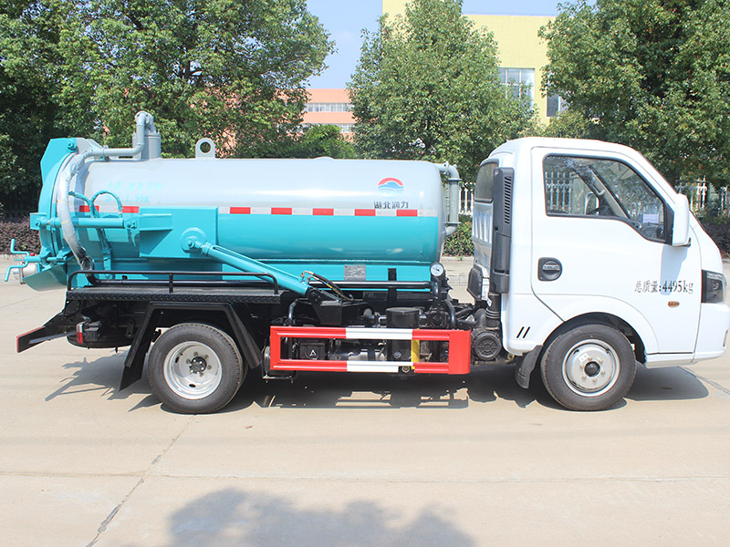 東風藍牌2方吸污車