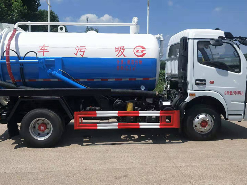 5.1方東風(fēng)多利卡吸污車