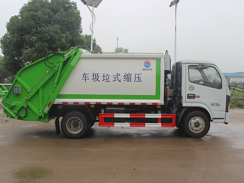 東風(fēng)多利卡6方壓縮垃圾車