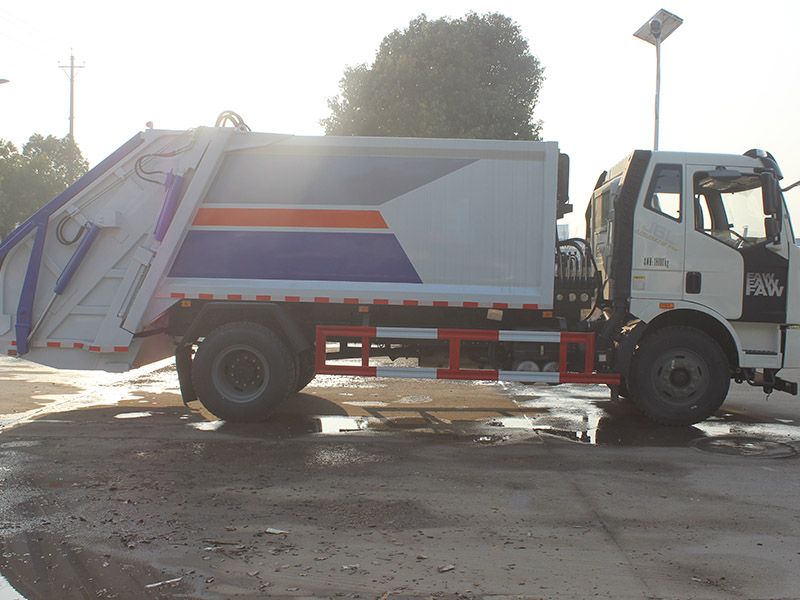 解放SCS5180ZYSCA-6壓縮垃圾車