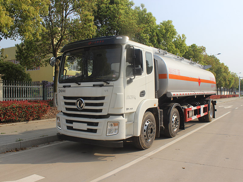 東風(fēng)隨專(zhuān)19.9立方SCS5261GRYEQ6易燃液體罐式運(yùn)輸車(chē)