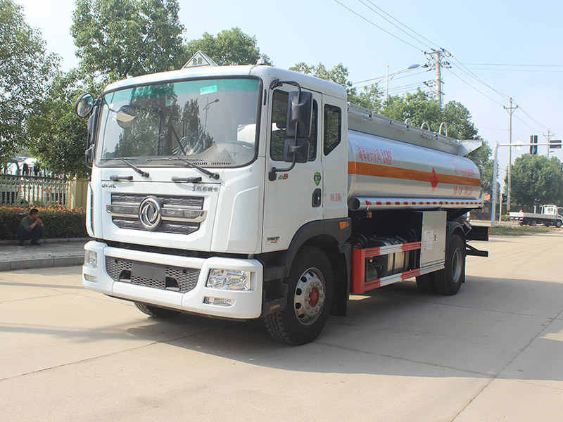 夏季嚴(yán)防酷暑油罐車請注意以下這幾點(diǎn)