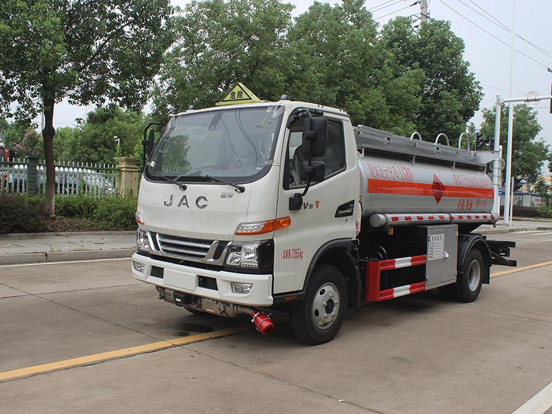 油罐車行駛中前輪出現(xiàn)異響三種情況一定要知道