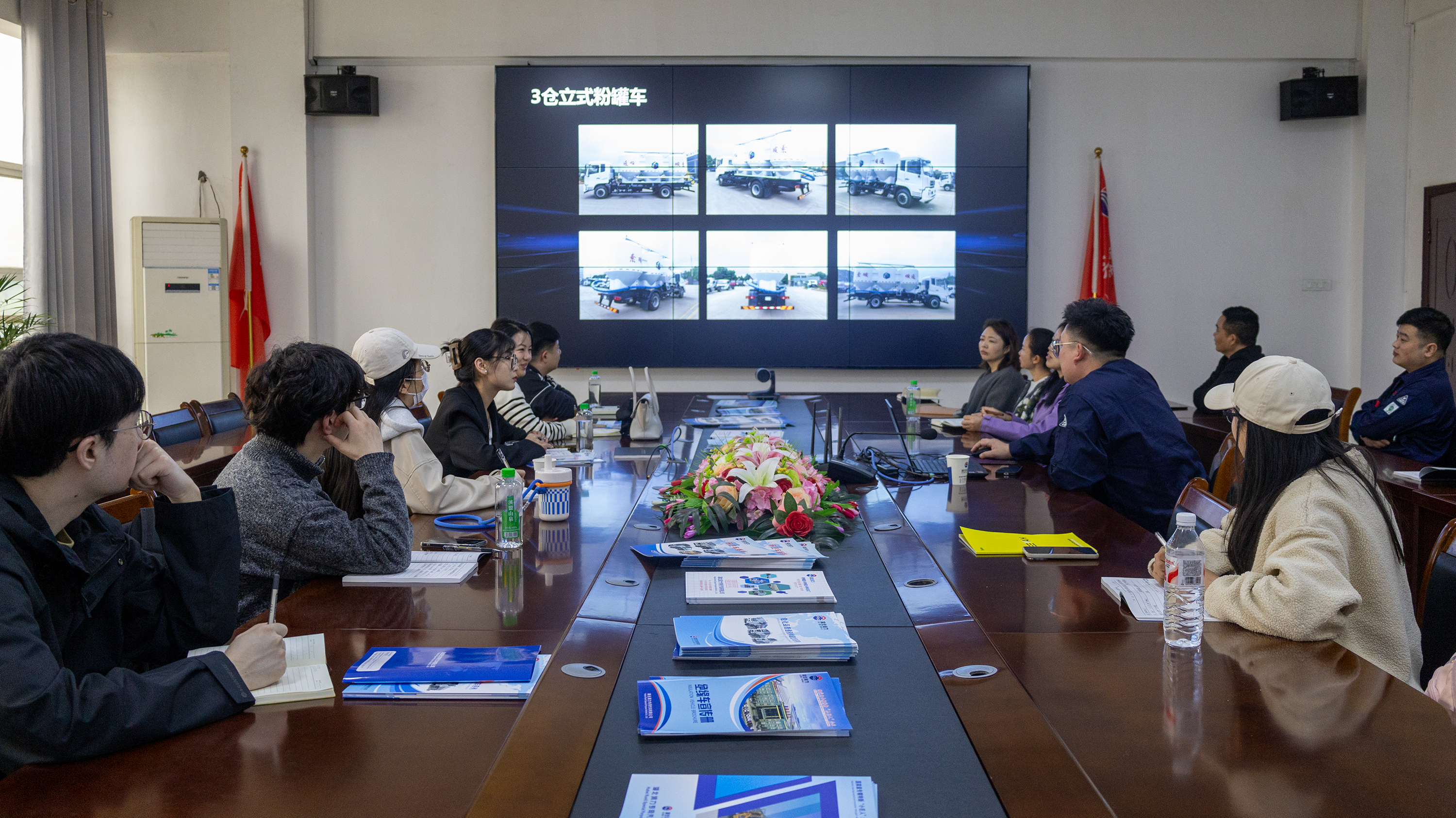 湖北潤(rùn)力｜專(zhuān)用車(chē)外貿(mào)產(chǎn)品知識(shí)+實(shí)操培訓(xùn)圓滿(mǎn)落幕，以專(zhuān)業(yè)賦能出海新征程